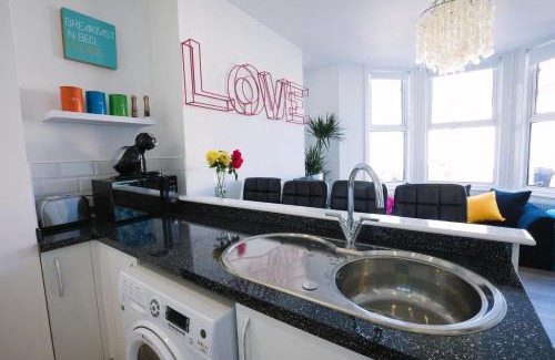 Margate Apartment | Sea View Sanctuary Apartment!
