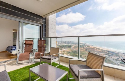 Bat Yam Apartment | Sea View & Sunset