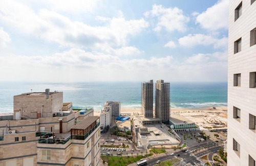 Bat Yam Apartment | Sea View & Sunset