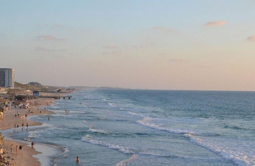 Bat Yam Apartment | Sea View & Sunset