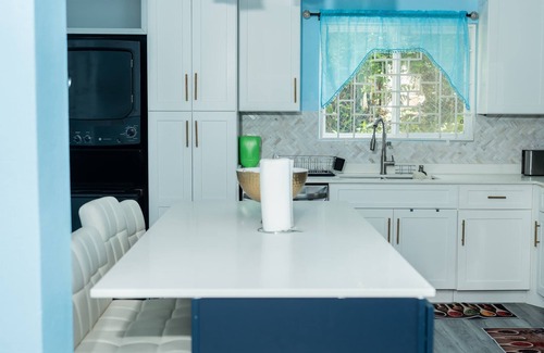 Belmont Apartment | Sea View Villa Charming 2 Bedroom Oasis