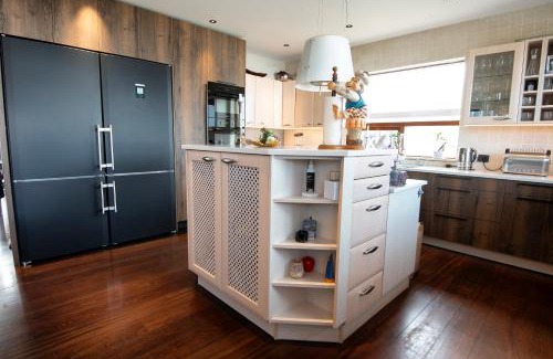 Hafnarfjordur House | Sea View Villa