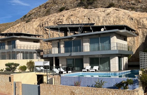 Golf Bahia Villa | Sea-view villa with very large pool 8 minutes from the beach.