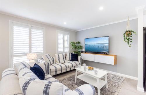 Anna Bay House | Seabreeze 18 Abel Place fantastic holiday house on the beach