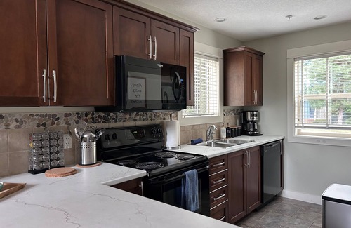 Regional District of Nanaimo Cottage | Seabreeze Cottage - Perfect holiday retreat!