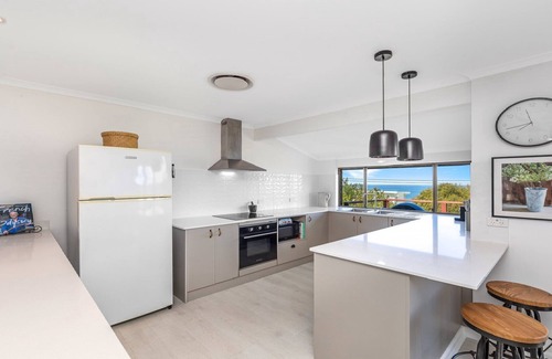 Killcare Heights House | Seabreeze Escape by HolidayCo.