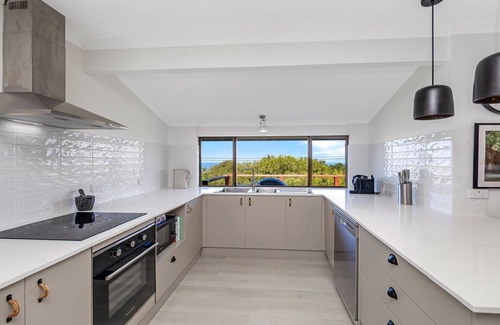 Killcare Heights House | Seabreeze Escape by HolidayCo.