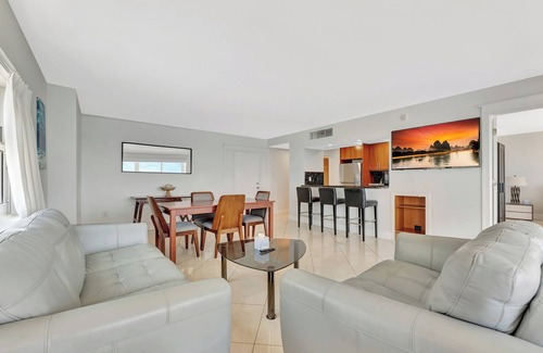 Bermuda Riviera Apartment | Seabreeze Escape Ocean Front