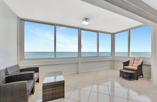 Bermuda Riviera Apartment | Seabreeze Escape Ocean Front