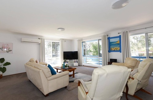 Callala Bay House | Seabreeze Escape - Belle Escapes Jervis Bay