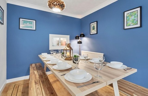 Kemptown House | Seabright Townhouse | By My Getaways | Parking for one car