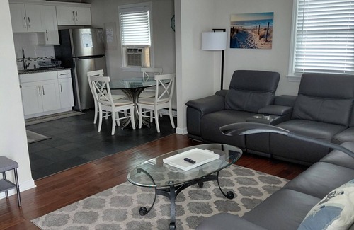 Seabrook Apartment | Seabrook Beach MULTIWEEK/LAST MINUTE DISCOUNT winter rental 9/22/25-5/14/26