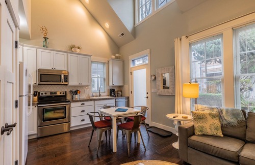 Seabrook House | Seabrook's Mary Frances, a 2-bedroom townhome close to Town Center!