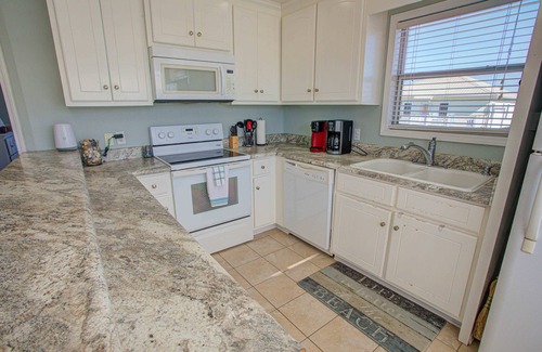 Fort Morgan Cottage | Seaclusion Beach View Cottage, Pet Friendly