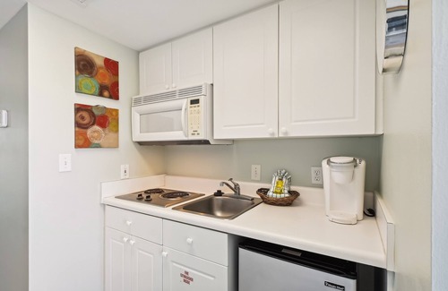 Fort Walton Beach Condo | Seacrest 715A is an efficiency on the Gulf side of Okaloosa Island by RedAwning