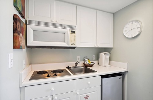 Fort Walton Beach Condo | Seacrest 715A is an efficiency on the Gulf side of Okaloosa Island by RedAwning