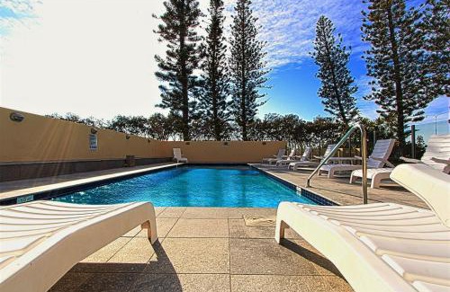 Surfers Paradise Apartment | Seacrest Beachfront Apartments Gold Coast