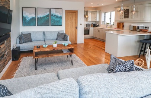 Carbis Bay Cottage | SEAFIELD, pet friendly, luxury holiday cottage in Carbis Bay