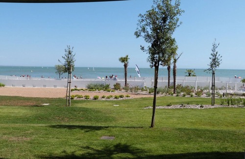 La Tranche-sur-Mer Apartment | Seafront apartment, 2 bedrooms, pool, parking, pets allowed