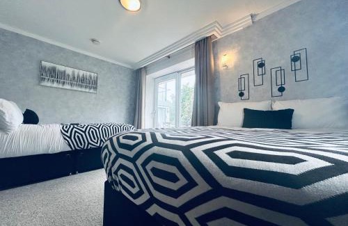 Westbourne Apartment | Seafront Apartment Azure
