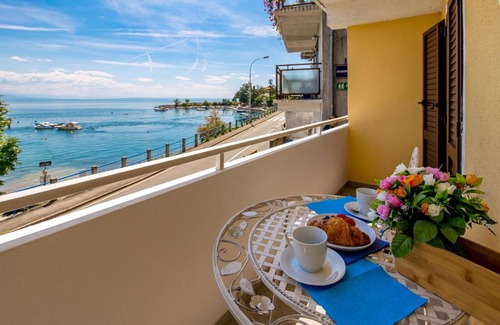 Ika Apartment | Seafront apartment Voyo