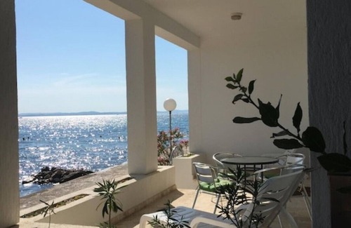 Diklo Apartment | Seafront Ground Floor