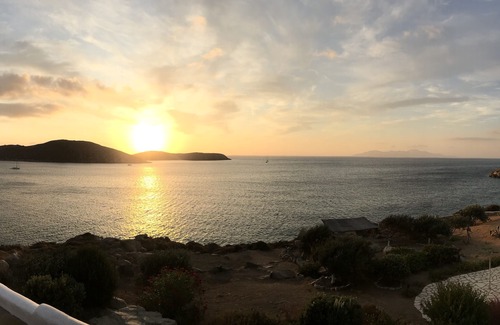 Serifos House | Seafront View, Vatoudi House