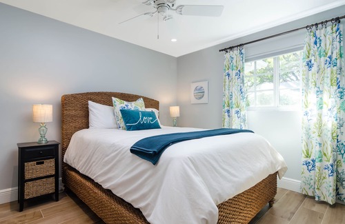 Coquina Sands House | SEAGLASS COTTAGE in Coquina Sands - Newly Renovated, Walk to the Beach!