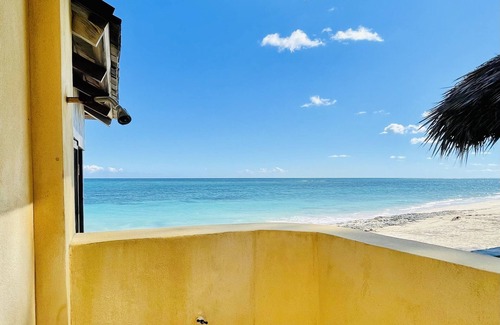 Nicholls Town Villa | Seaglass Villa 2 -Luxury Beachfront Escape, Breathtaking Views, Andros Bahamas
