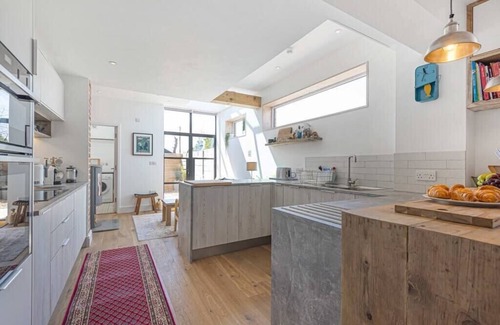Reydon House | Seagrass Cottage - Beautifully renovated with view