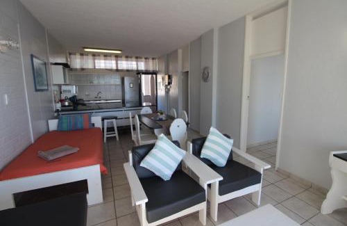 Margate Beach Apartment | Seagull 412