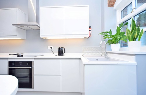 Aldwick Apartment | Seagull Cottage - A lovely 2 bedroom cottage that sleeps 4