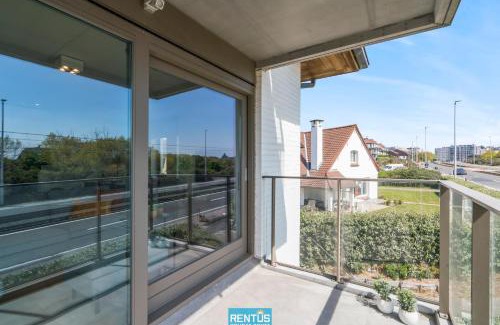Oostduinkerke-Bad Apartment | Sealine - modern apartment at 100m from the beach