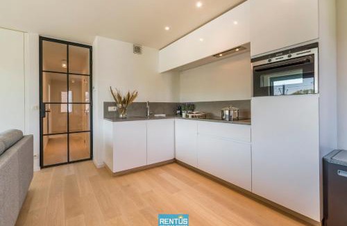 Oostduinkerke-Bad Apartment | Sealine - modern apartment at 100m from the beach