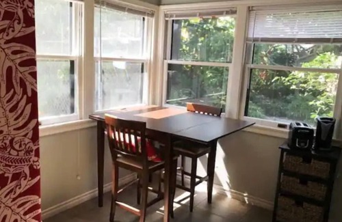 San Jacinto Apartment | Sealy Suites B Historic East End - Walk to Beach, UTMB & Strand