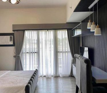 Davao Apartment | Seans Studio, Spacious with Balcony
