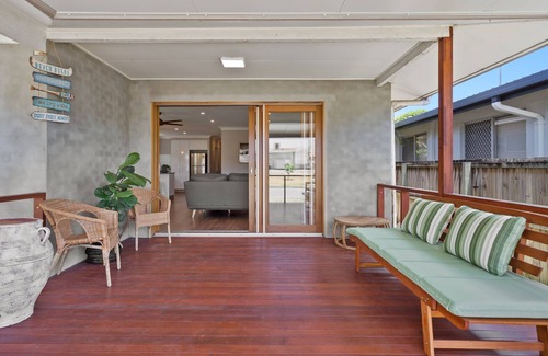 Tugun House | Seas The Day - Beach Holiday just 300 meters to beach and village. Pet friendly