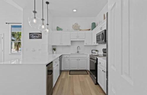 Navarre Beach House | Seas The Day