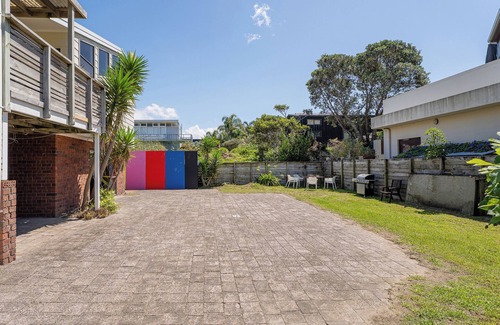 Whangamata Cottage | Seascape Beachfront C - Whangamata Holiday Unit