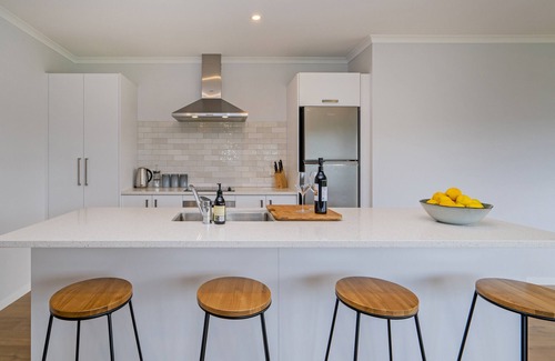 Cooks Beach Cottage | Seascape - Cooks Beach Holiday Home