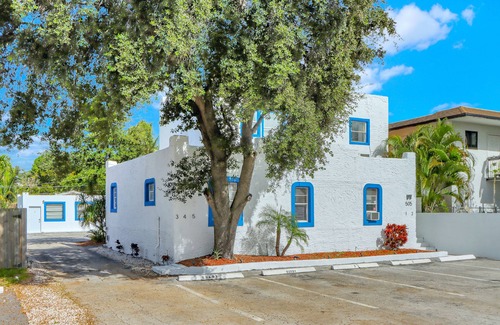 Harbordale Apartment | Seascape: Mins to Las Olas & Beach