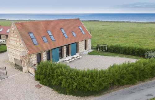 Saint-Aubin-sur-Mer House | Seaside 17th century barn 12 pers