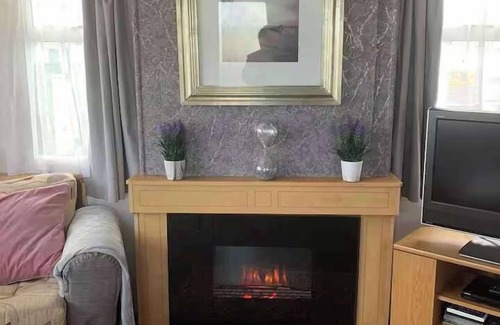 Mablethorpe and Sutton Ski Chalet | Seaside 3 bed, dog friendly Caravan in Mablethorpe