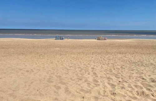 Mablethorpe and Sutton Ski Chalet | Seaside 3 bed, dog friendly Caravan in Mablethorpe