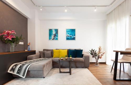 Palaio Faliro Apartment | Seaside Apartment by Flisvos Marina