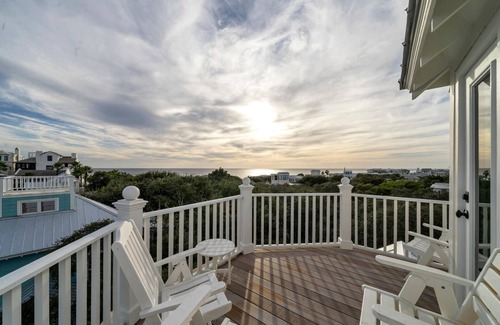 Seaside House | Seaside "Beach Haven" |2BR | Sleeps 6 | NEW Tower with VIEW | 2 Bikes!