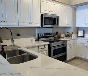 Thomas Drive Apartment | Seaside Bliss in Gated Community - 1504 condo