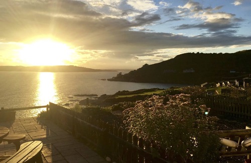 Plymouth Ski Chalet | Seaside Bolt Hole Cosy Southfacing Coastal Chalet w/Superb Panoramic Sea Views