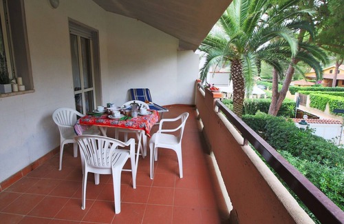 Giannella Apartment | Seaside Comfort in Giannella