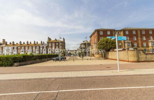 Lowestoft House | Seaside Cottage In Lowestoft In Suffolk Ref 99004U
